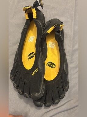Vibram Black and Yellow Minimalist FiveFingers Shoe Interior